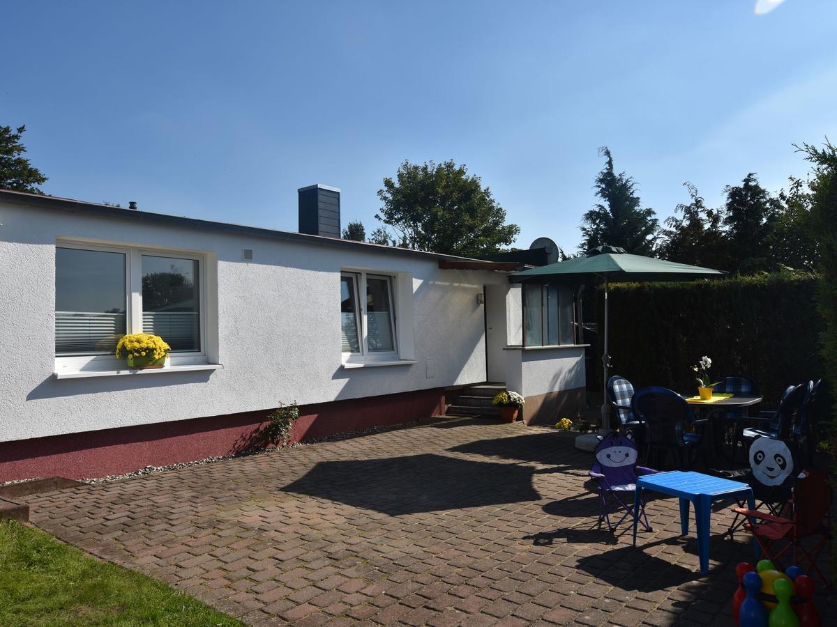 Вилла Modern Bungalow In Kroepelin With Garden Экстерьер фото