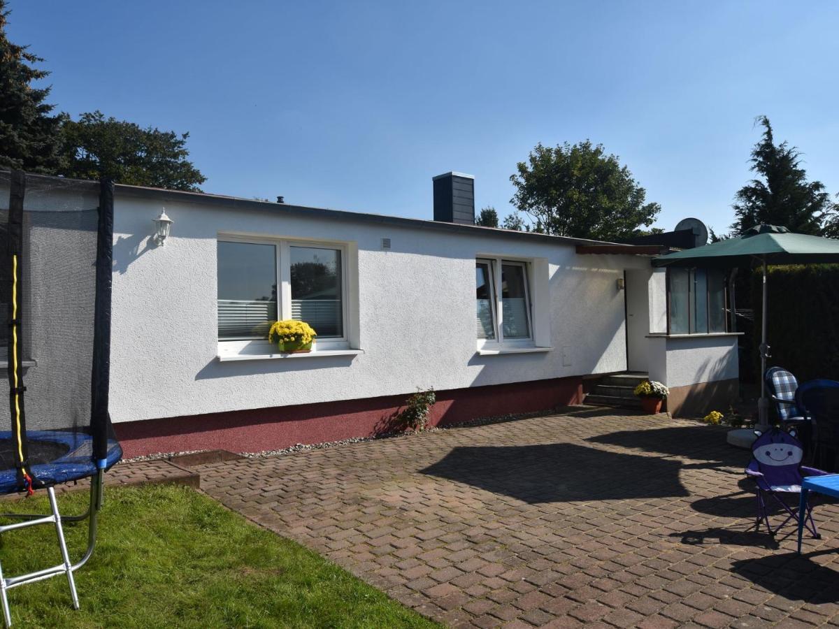Вилла Modern Bungalow In Kroepelin With Garden Номер фото